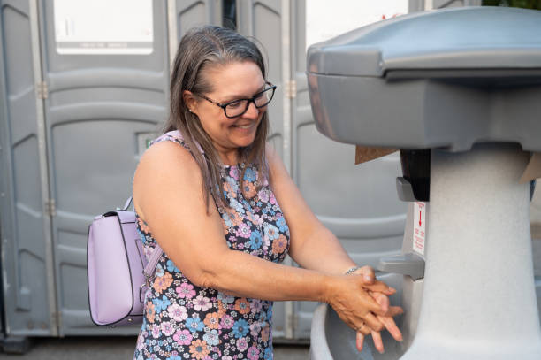Best Affordable portable toilet rental  in La Crosse, WI